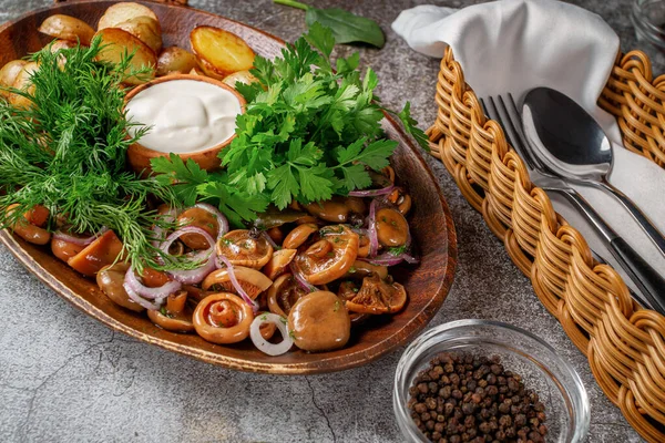 Serving Dish Restaurant Menu Country Style Baked Potatoes Pickled Mushrooms — Zdjęcie stockowe