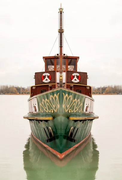 Mirror ship — Stock Photo, Image