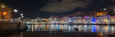 Marsaskala 'nın gece manzarası, Malta