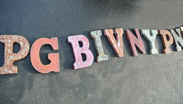 Houten letters weergegeven in lijn — Stockfoto