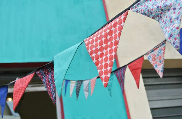 Pennants pendurados coloridos — Fotografia de Stock