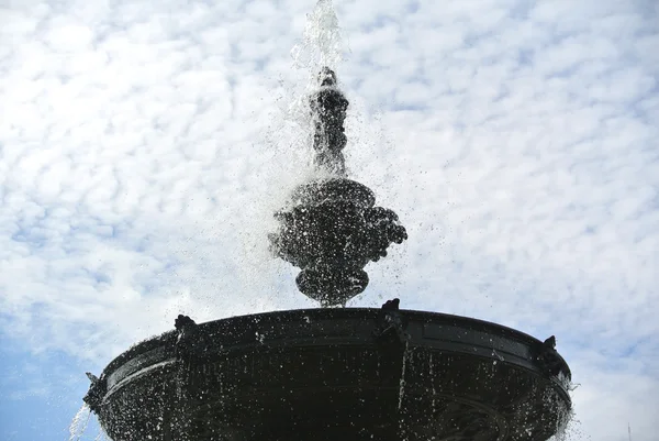 Wasserbrunnen — Stockfoto