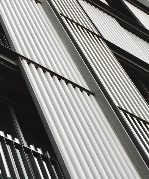 İspanya Bilbao 'da en az siyah beyaz çizgi