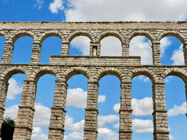 Vista Frontal Del Acueducto Romano Segovia España Columnas Piedra Agua — Foto de Stock