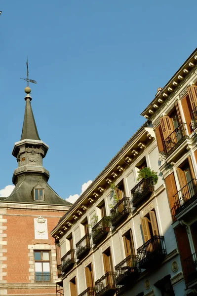 マドリード スペイン ヨーロッパの歴史的中心部にあるヴィンテージクラシックハウス — ストック写真