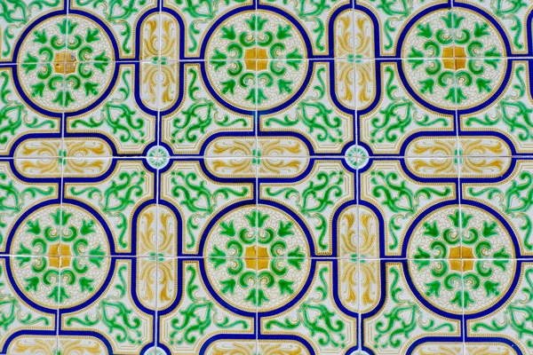 Azulejos Vintage Vívidos Con Mosaico Adornado Pared Fuera Del Centro —  Fotos de Stock