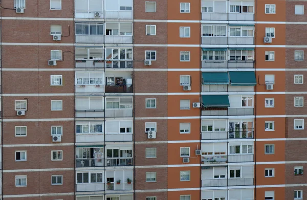 Facade Residential Building Poor District Madrid Spain — Φωτογραφία Αρχείου