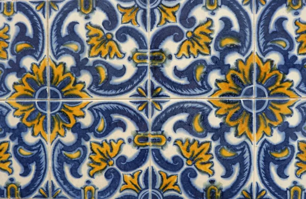 Azulejos Coloridos Com Flores Ornamentadas Azul Amarelo Exterior Lisboa Portugal — Fotografia de Stock