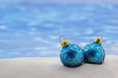 Noel topları sahilde