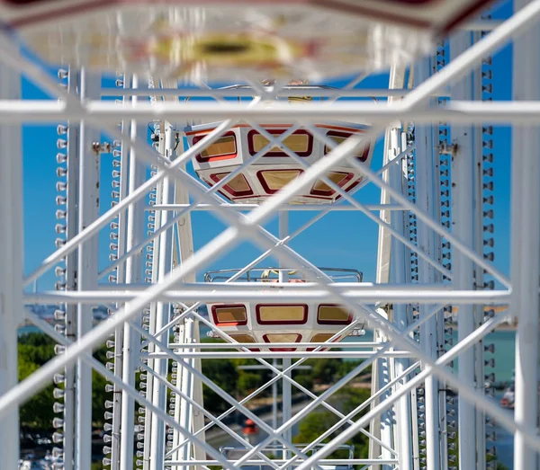 Beautiful Image White Structure Seen Ferris Wheel Itself Amusement Park — 스톡 사진
