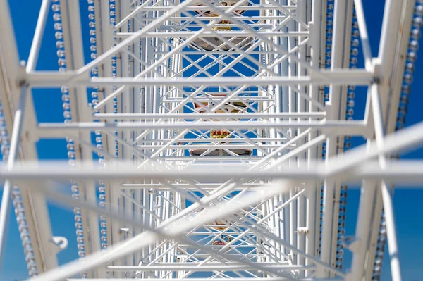 View Ferris Whell Itself White Structure Selective Focus — Stockfoto