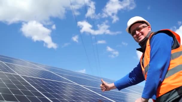 Satisfied Solar Power Station Worker Showing Thumb Engineer Gestures Successful — Wideo stockowe