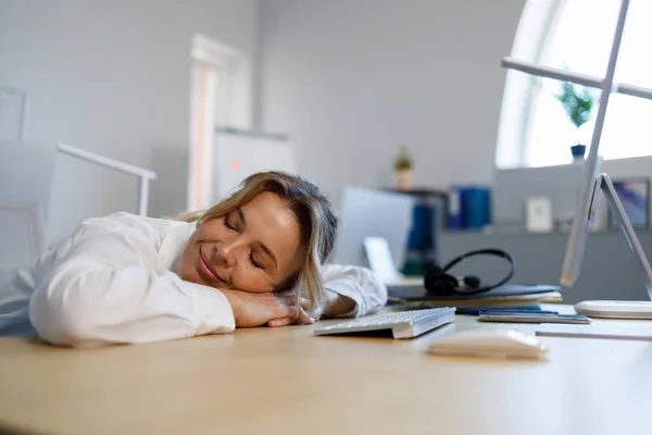 Middle Aged Business Woman Taking Nap Right Workplace Overworked Female — Stok fotoğraf