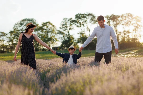 Family Walking Son Field Lavender — Foto de Stock