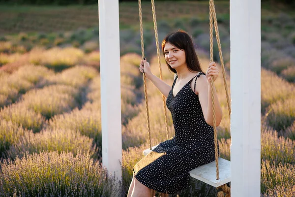 Pretty Young Woman Swinging Lavender Field — Stok fotoğraf