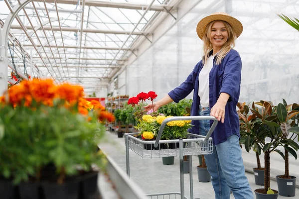 Happy Woman Walks Cart Buying Flowers Greenhouse — Foto de Stock