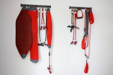 Süspansiyon eğitim fizik tedavi egzersiz ekipman kırmızı kordon yerçekimi vücut ağırlığı direnç egzersiz ile