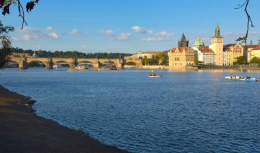 Prag 'daki Charles Köprüsü
