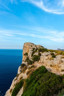 Deniz kıyısının güzel manzarası