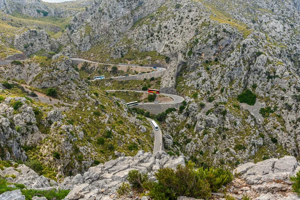 Bir dağ yolu manzarası 