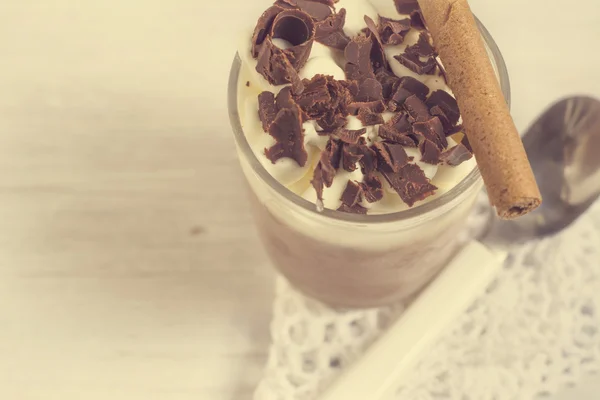 Dessert. choklad och grädde mycket kallt — Stockfoto