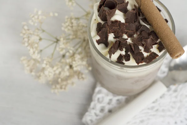 tatlı. çikolata ve krema çok soğuk