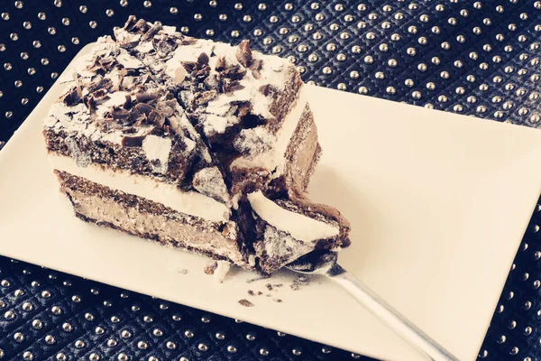 Gâteau au chocolat. crème musquée et chantilly — Photo