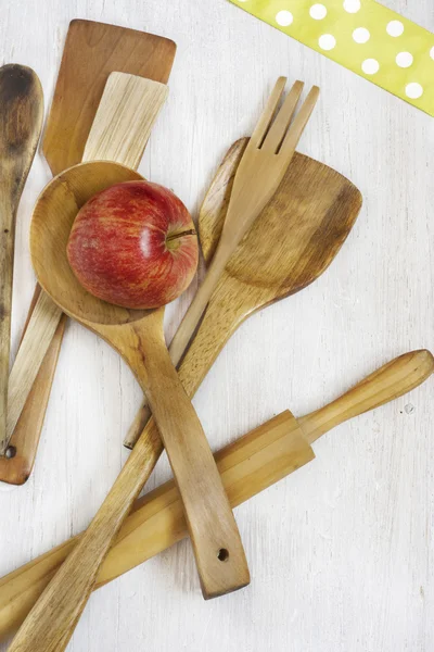 Colheres de madeira, utensílios de cozinha — Fotografia de Stock