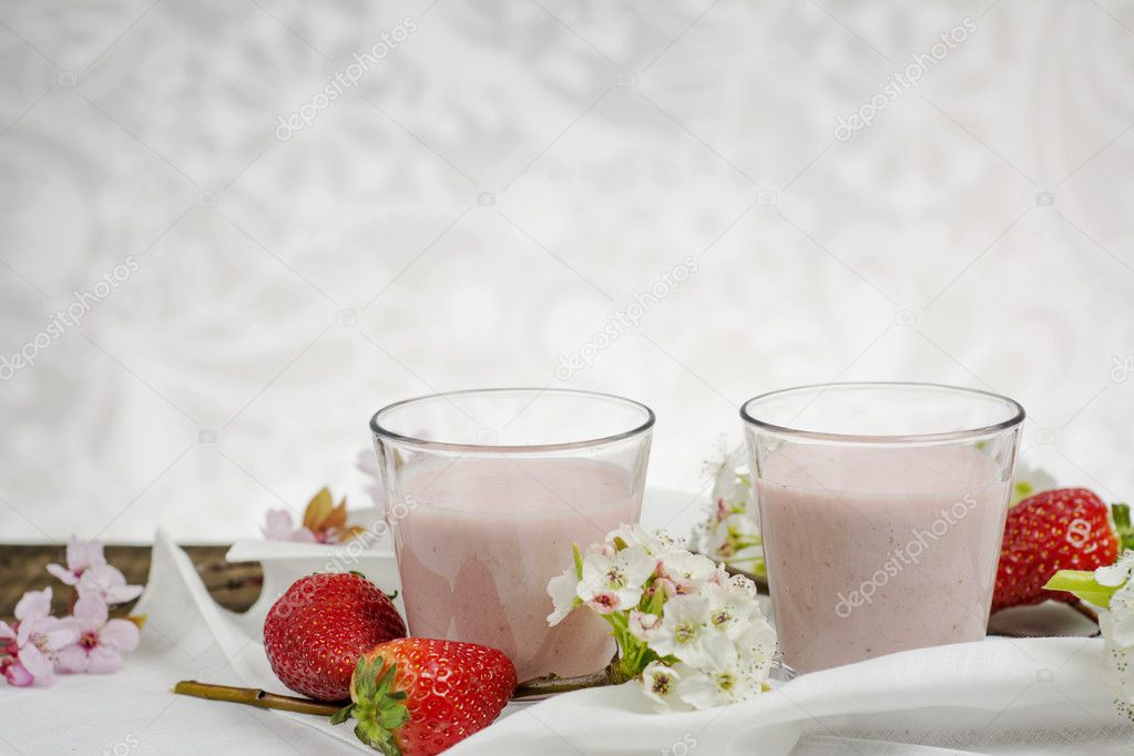 Strawberry mousse coctail 