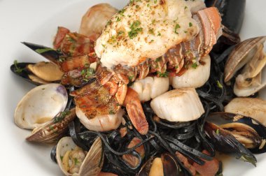 ıstakoz deniz ürünleri karides ile