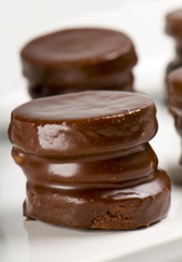 çikolatalı kurabiye tatlı