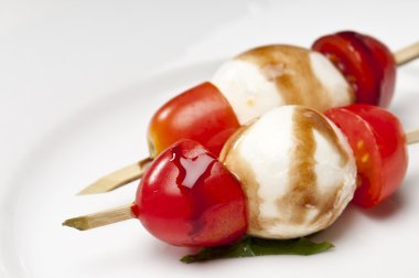 mozzarella ve domates