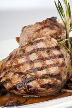 broiled Merkezi Kupası dana pirzola portre