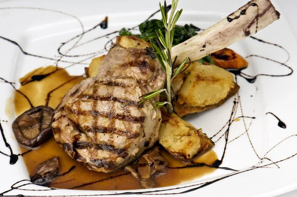 Broiled center cut veal chop — Stock Photo, Image