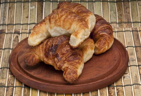 Croissants gostosos de perto — Fotografia de Stock