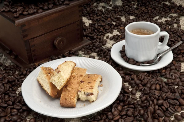 Ekspres do kawy i ciastek — Zdjęcie stockowe