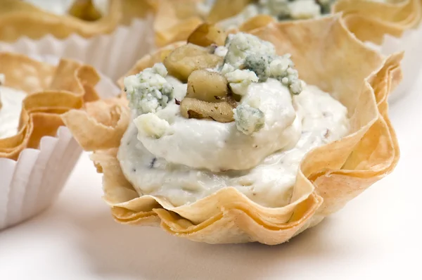 Blue Cheese and walnut appetizer — Stock Photo, Image