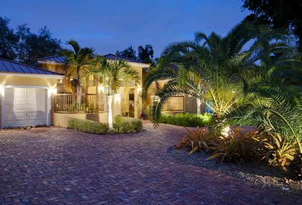 Garage and front door — Stock Photo, Image