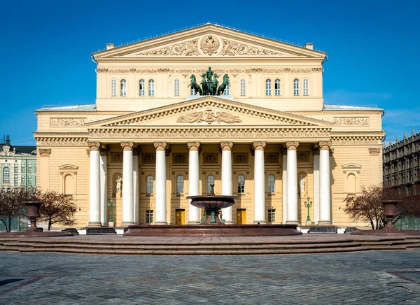 Fassade des Bolschoi-Theaters in Moskau — Stockfoto