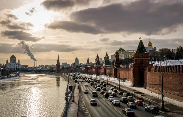 Odpoledne nad řekou moskva — Stock fotografie