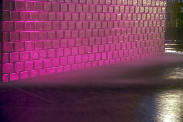 The Crown Fountain at Millennium Park - Detail of Bricks and Water at Night — Stock Photo, Image