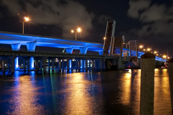 Ponte al neon — Foto Stock