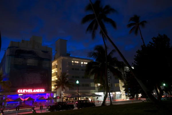 Il Clevelander di notte in Ocean Drive — Foto Stock