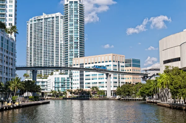 Miami River and Metrorail Mover — Stock Photo, Image