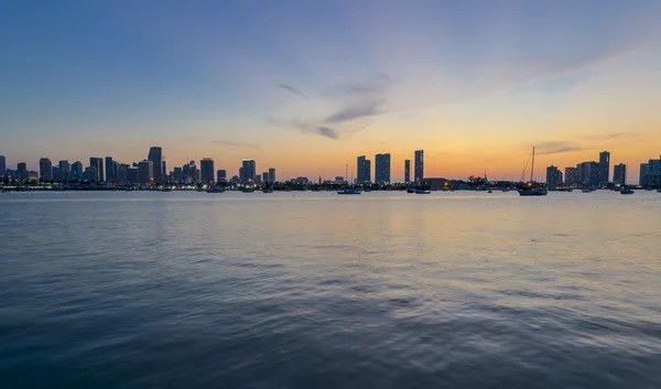 Miami panorama vid solnedgången — Stockfoto