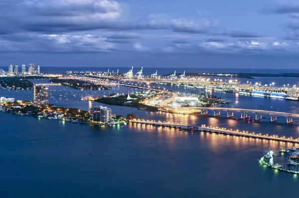 Vue aérienne de Miami la nuit — Photo