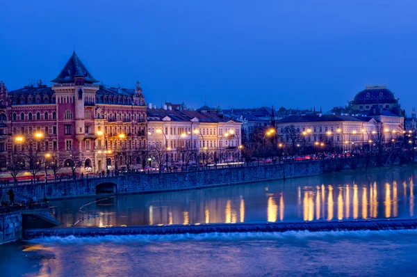 Centro de Praga à noite — Fotografia de Stock