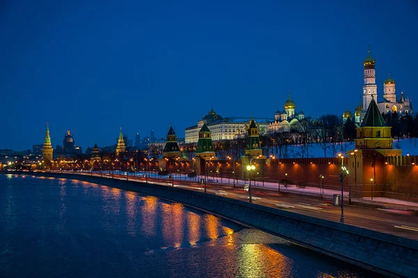 Het kremlin bij nacht — Stockfoto
