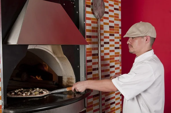 굽는 피자 — 스톡 사진