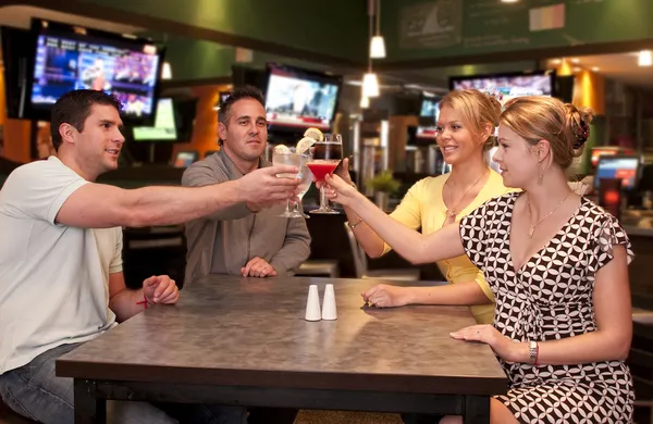 neşeli arkadaşları kızartma